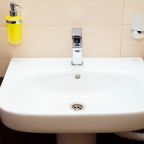 В санузле номер 9