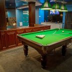 Бильярд в номере сауны