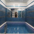Бассейн в сауне отеля