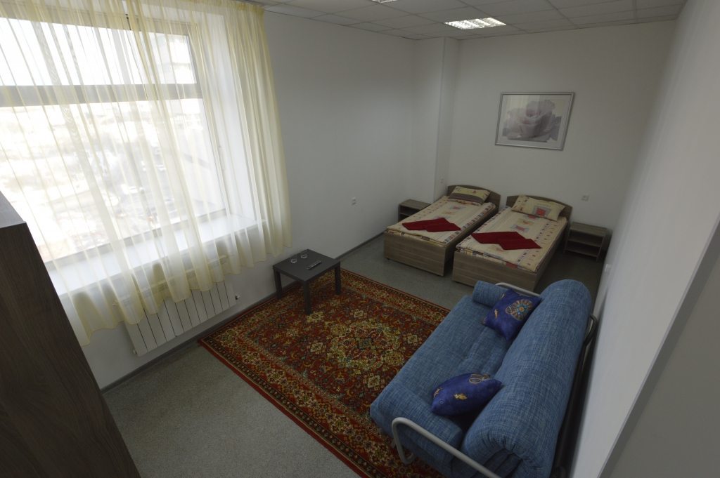 Трехместный (Стандартный номер с 3мя односпальными кроватями) отеля Юг 41, Екатеринбург
