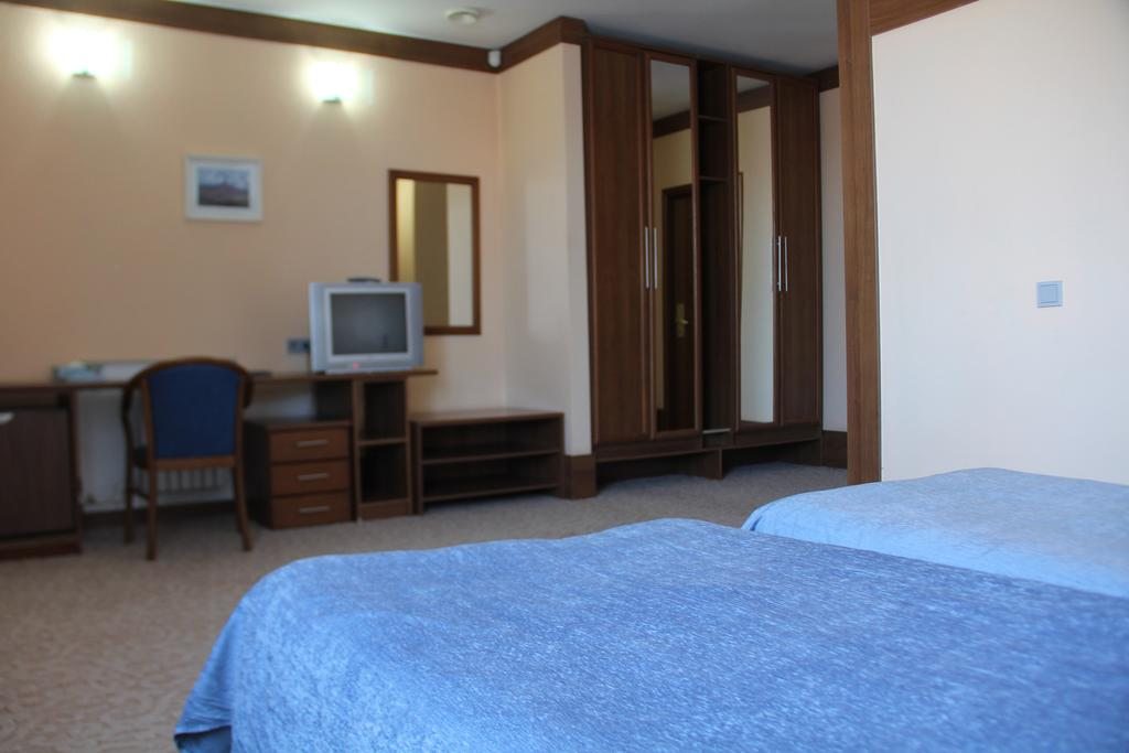 Двухместный (Двухместный номер с 2 отдельными кроватями) гостиничного комплекса Bel-Kam-Tour, Паратунка