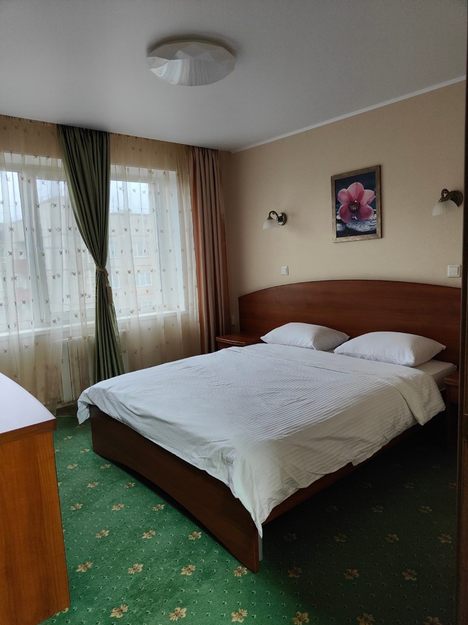 Полулюкс (Стандарт) гостиницы Планета, Челябинск