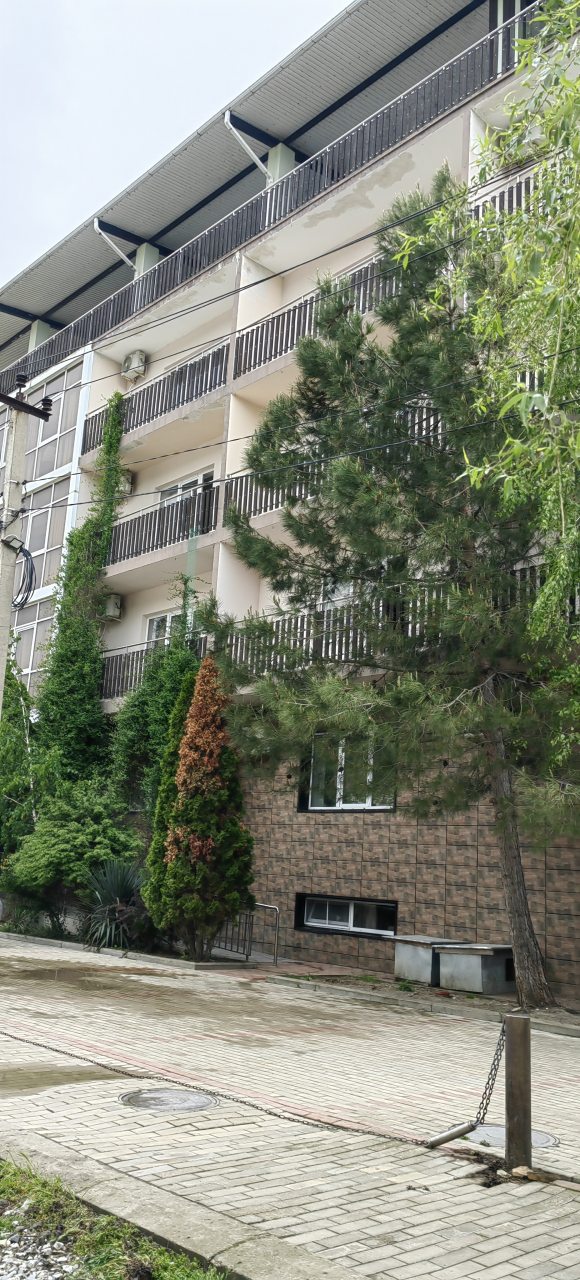 Парковка, Гостиница Семейный дом
