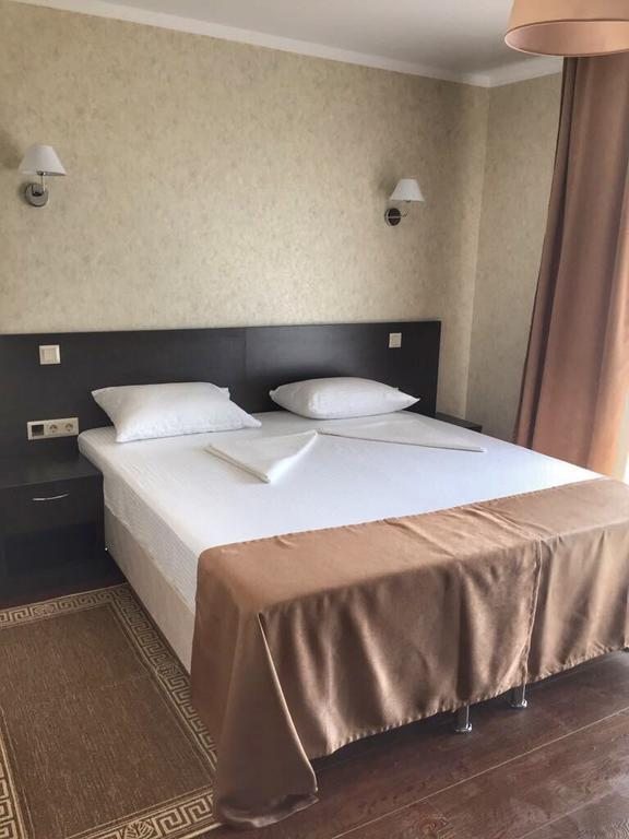 Двухместный (Стандарт повышенной комфортности, Корпус № 1) гостиницы Лесная гавань, Широкая Балка