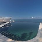 Бассейн с видом на море в спа-отеле Ирина, Лоо