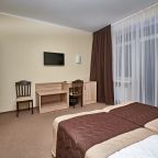 Двухместный (Корпус Триумф), Загородный отель Актер-Руза