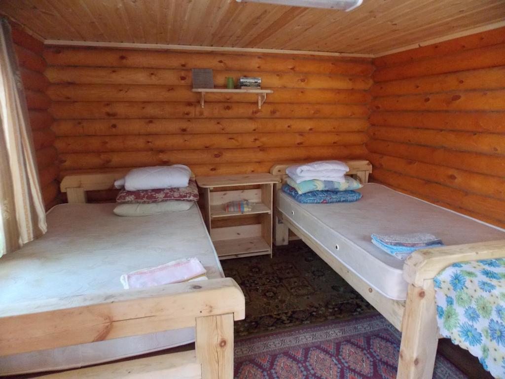 Двухместный (Большой двухместный номер с 2 отдельными кроватями) гостевого дома Байкальская заимка, Мангутай