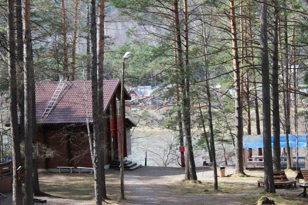 База мана красноярск. База отдыха брусника Мана Красноярск. Базы отдыха Красноярск брусника. База отдыха брусника на Мане Красноярск. База брусника Усть Мана отдыха.