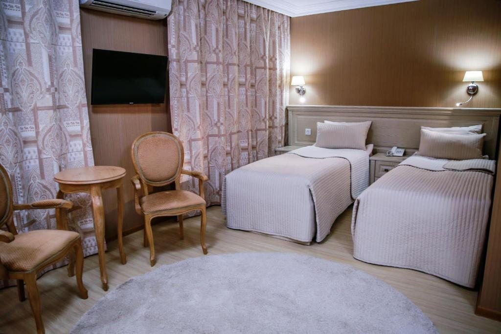 Двухместный (Двухместный номер с 2 отдельными кроватями и душем) отеля Тиара, Вятские Поляны