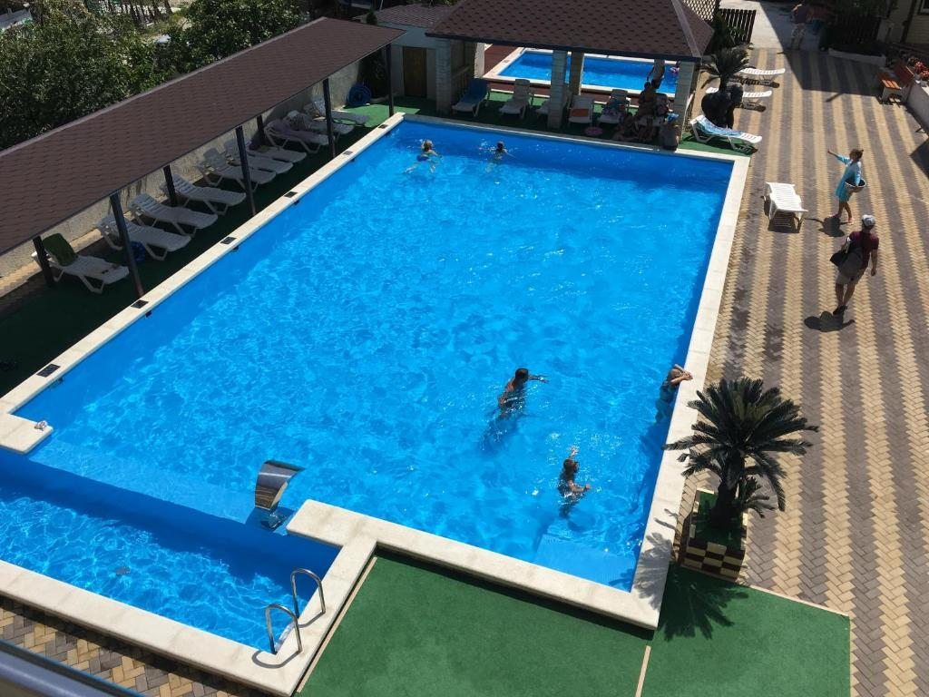 Сьюит (Люкс с видом на бассейн) отеля Наутилус, Лермонтово