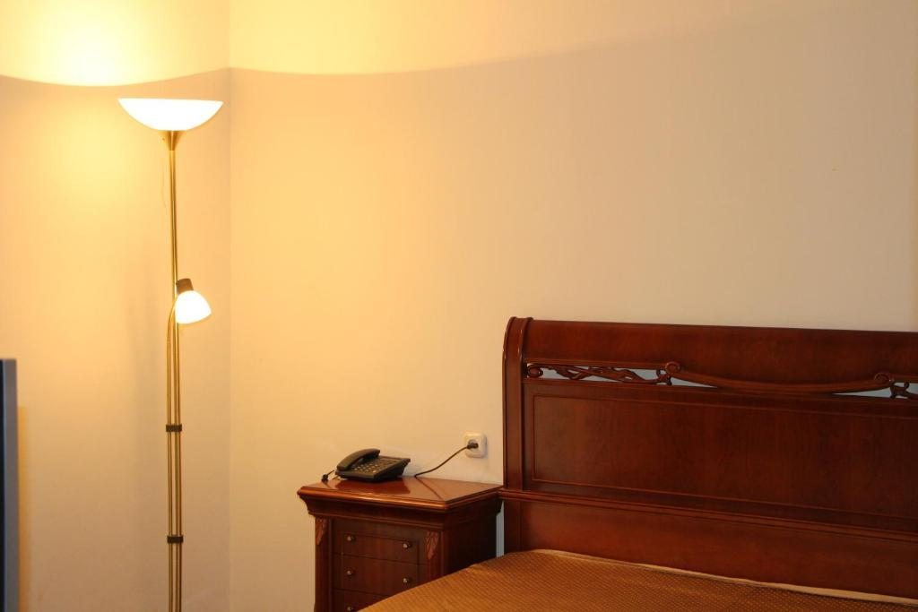 Двухместный (Двухместный номер эконом-класса с 1 кроватью) отеля Рица, Сухум