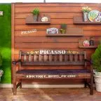 Своя ухоженная территория, Отель Пикассо