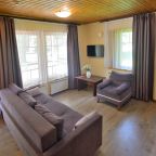 Коттедж (Ольха), Коттеджный поселок Демино