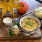 Картовник с начинкой из дикого мяса