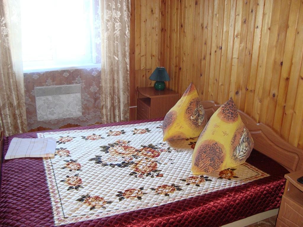 Двухместный (Бюджетный двухместный номер с 1 кроватью) гостевого дома Ангарские Хутора, Никола
