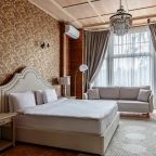 Вилла (Мелиада), Отель Cosmos Collection Izumrudny Les Hotel