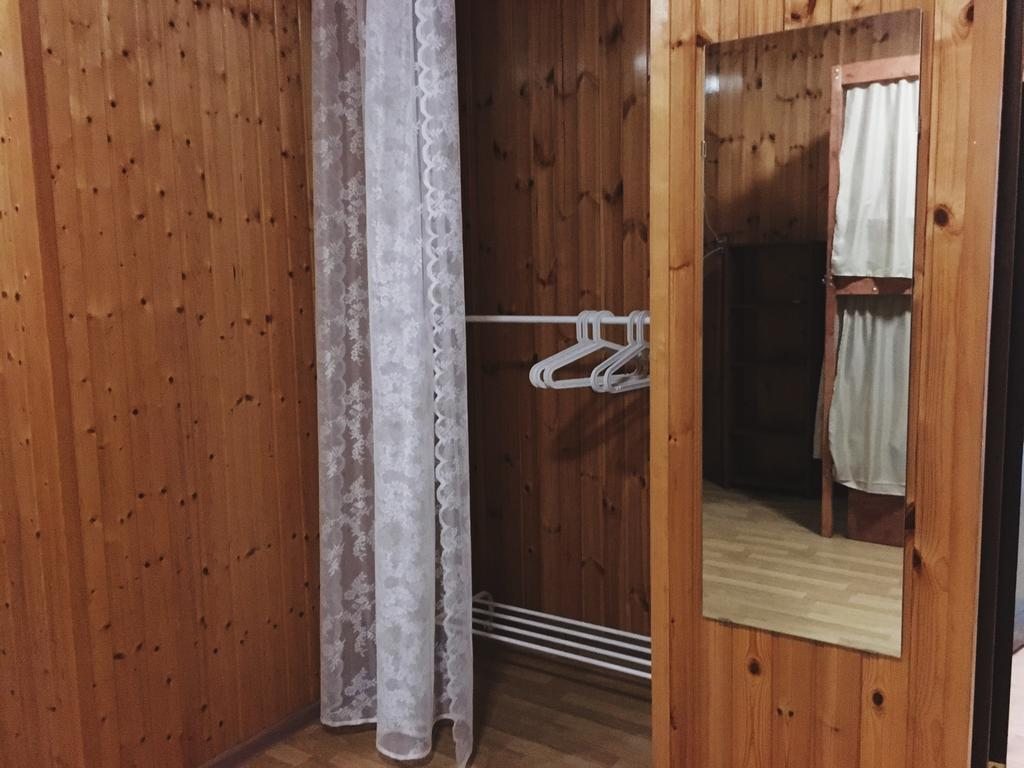 Четырехместный (Четырёхместный номер с отдельной ванной комнатой) хостела Гжель, Краснодар
