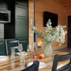 Коттедж (Карельская деревня с 3 спальнями без сауны), База отдыха Ладога-озеро