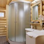 Дом (Сосновый с двуспальной кроватью), База отдыха Ладога-озеро