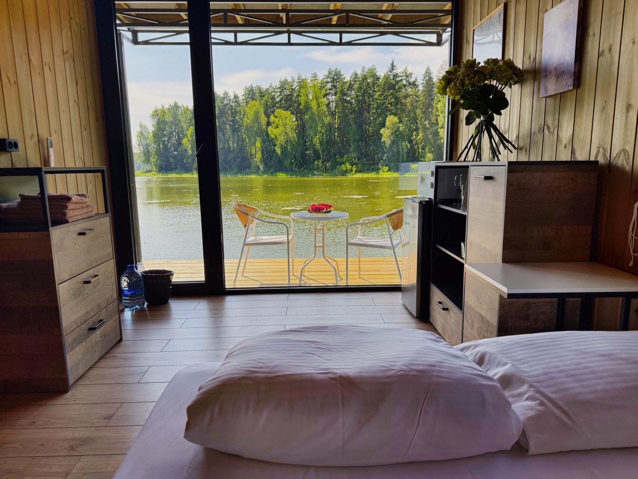 Дом (На воде с бочкой фурако), База отдыха Истра Коттедж