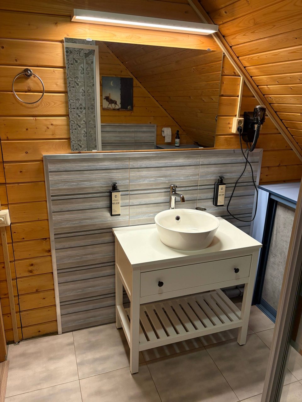 Семейный коттедж с горячей купелью