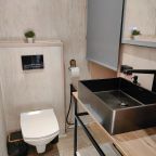 Дом на воде с панорамным окном и сауной