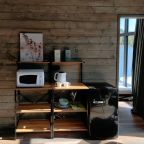 Дом на воде с панорамным окном и сауной