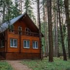 Семейный коттедж с камином и горячей купелью
