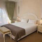 Люкс, Отель Райгонд