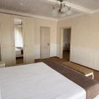 Люкс, Отель Райгонд