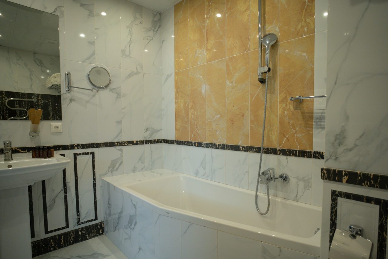 Апартаменты, Отель Аристократ