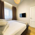 Коттедж, Отель Аристократ