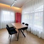 Коттедж, Отель Аристократ