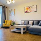 Коттедж, Отель Аристократ