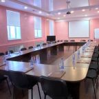Конференц зал, площадь 70 кв м, вместимость до 40 человек.