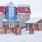 Центральный вход, парковка