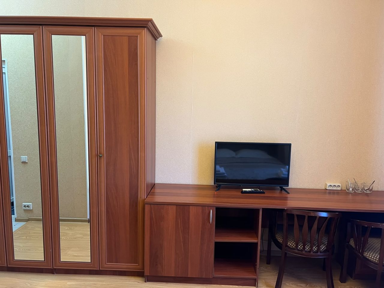 Трехместный, Отель Сергий