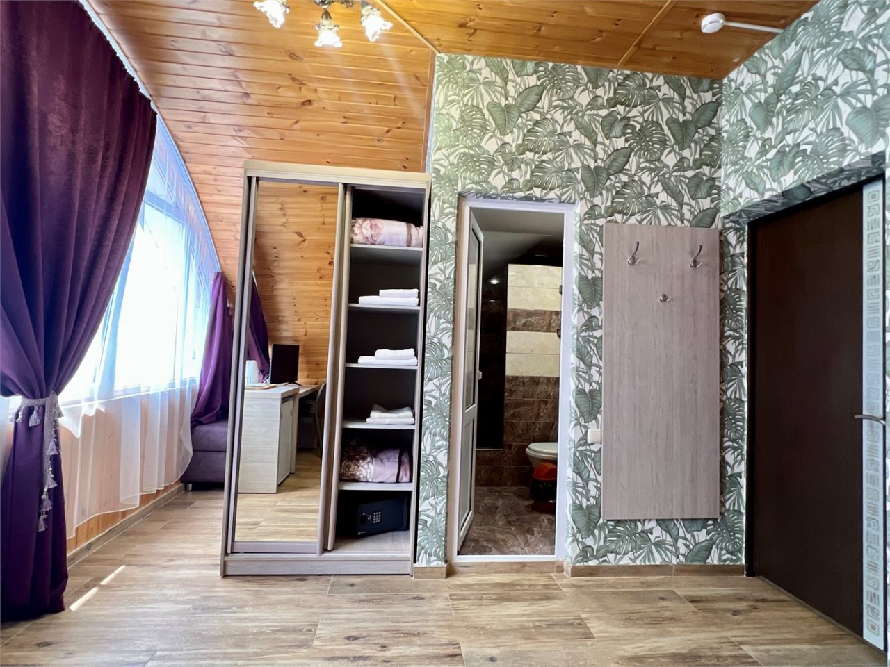 Трехместный (Стандарт+), Отель Кавказ