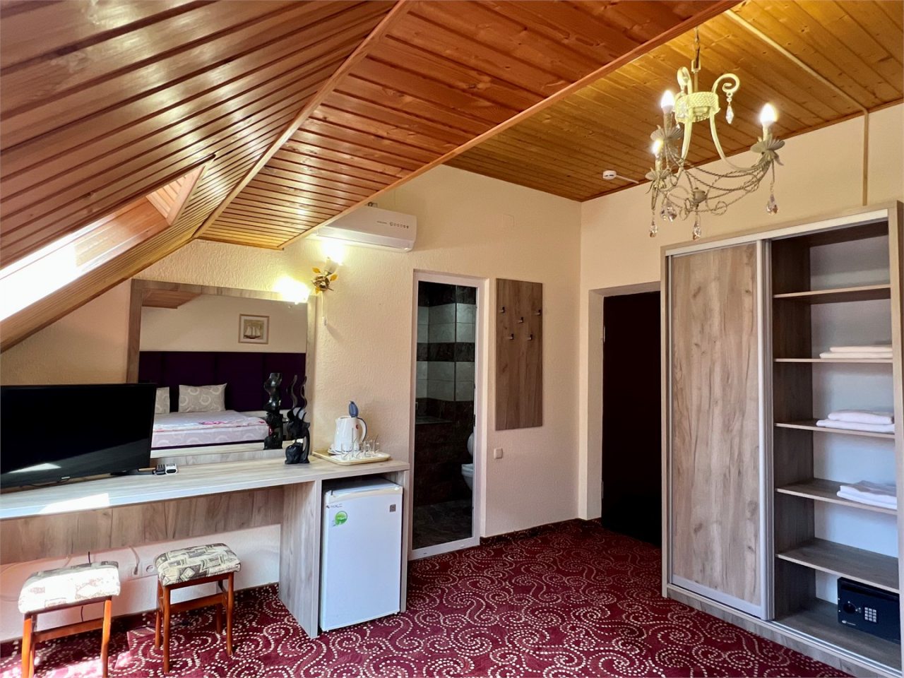 Трехместный (Стандарт+), Отель Кавказ