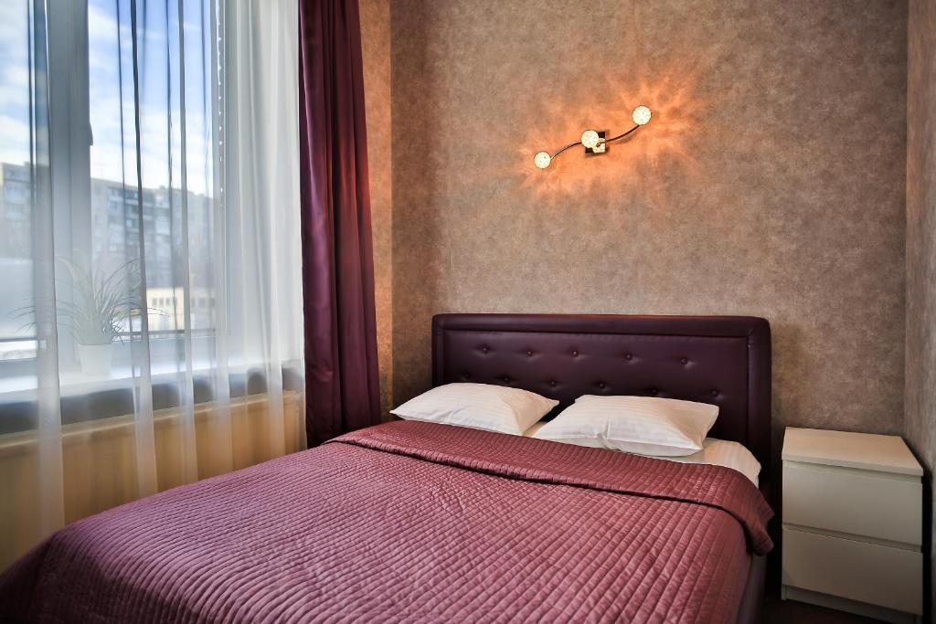 Двухместный (Улучшенный двухместный номер с 1 кроватью) мини-отеля Наш, Санкт-Петербург