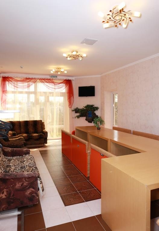 Шестиместный (Кровать в общем 6-местном номере) гостевого дома Надежда, Таганрог