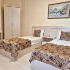 Трехместный (Стандарт Семейный), Гостиница Версаль в Пашковском