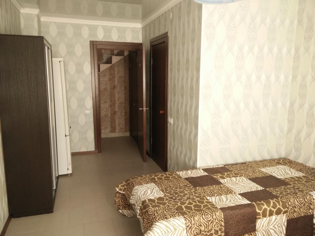 Двухместный (Двухместный номер с 2 отдельными кроватями и душем) отеля Гарибальди, Таганрог