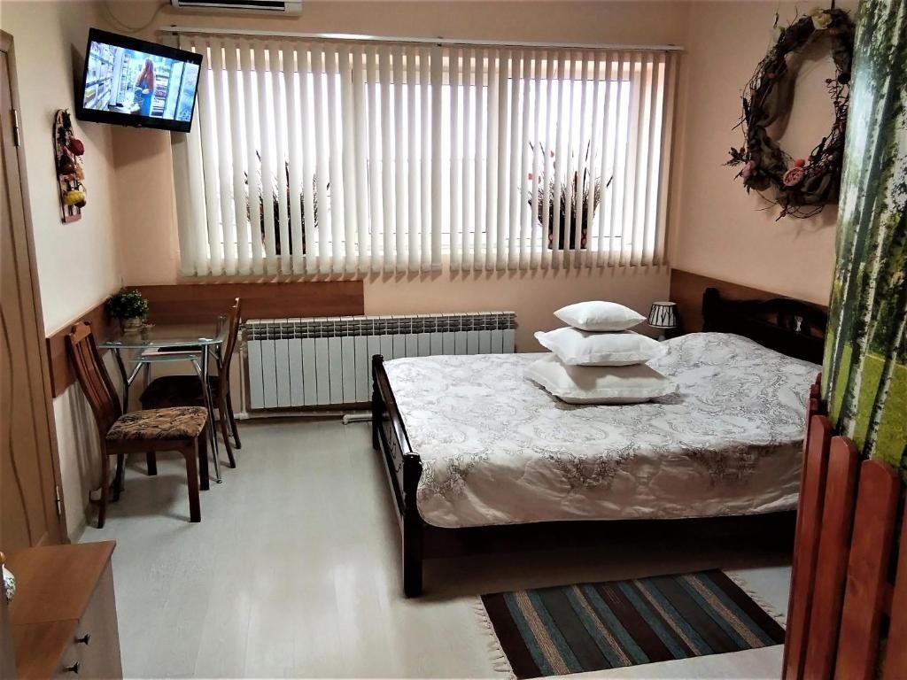 Двухместный (Улучшенный номер с кроватью размера «king-size») отеля Сеновал, Таганрог