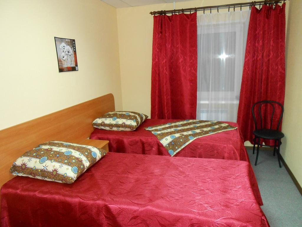 Двухместный (Стандартный двухместный номер с 2 отдельными кроватями) гостевого дома Рандеву, Череповец