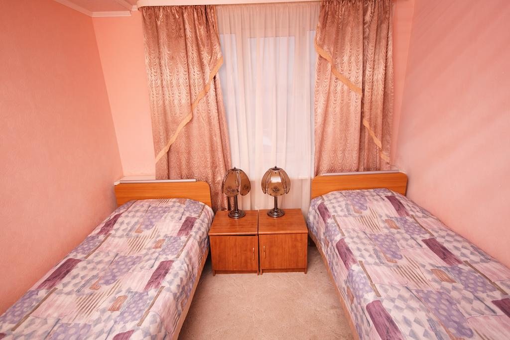 Двухместный (Стандартный двухместный номер с 2 отдельными кроватями) отеля Ленинград, Череповец