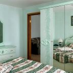 Полулюкс, Отель Ленинград