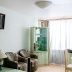 Полулюкс, Отель Ленинград