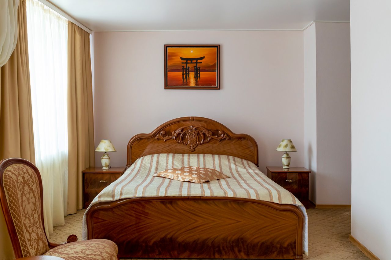 Люкс, Отель Ленинград