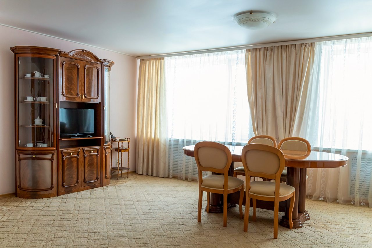 Люкс, Отель Ленинград